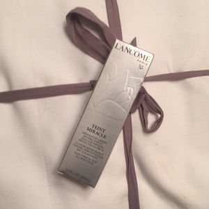 Brand new Lancôme foundation SPF 15 - color suede